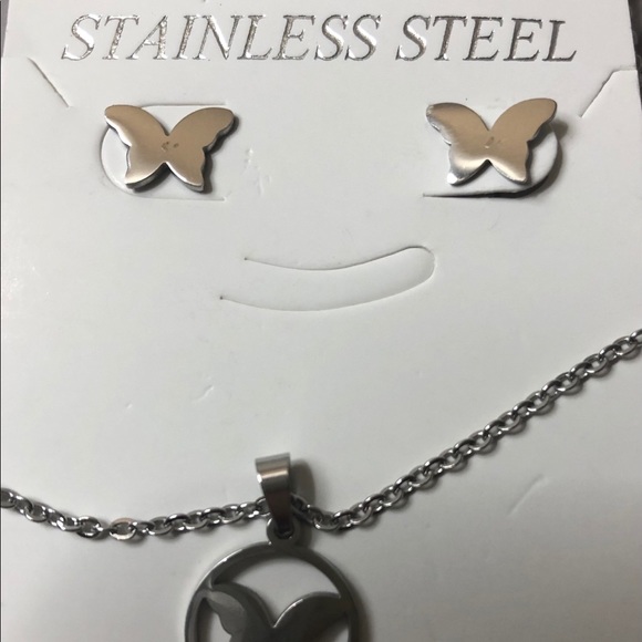 Delicate butterfly 🦋 Earrings and necklace set - Picture 3 of 8